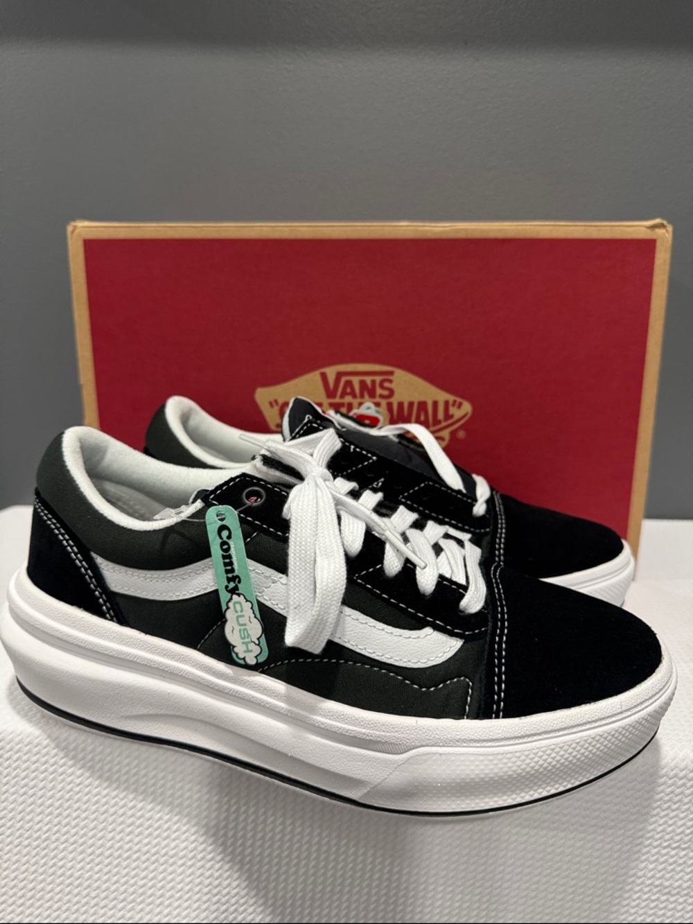 New in Box Vans Old Skool Over Comfy Cush Shoes Men’s 7.5/Womens 9